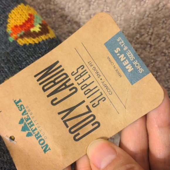 Cozy Cabin Men's Cheeseburger Slippers Size 8-12.5 NWT - Picture 4 of 6